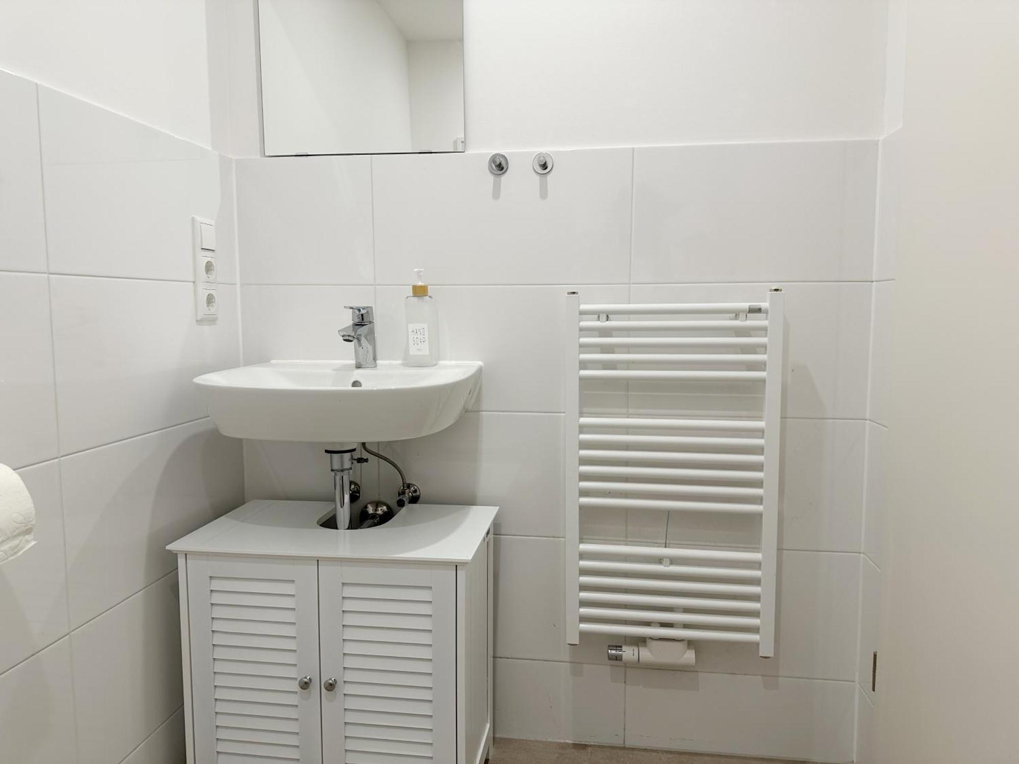 Gemuetliches 2 Ambient Mit Queensize-bett , Etagenbett& Schlafsofa In Alsternaehe Hamborg