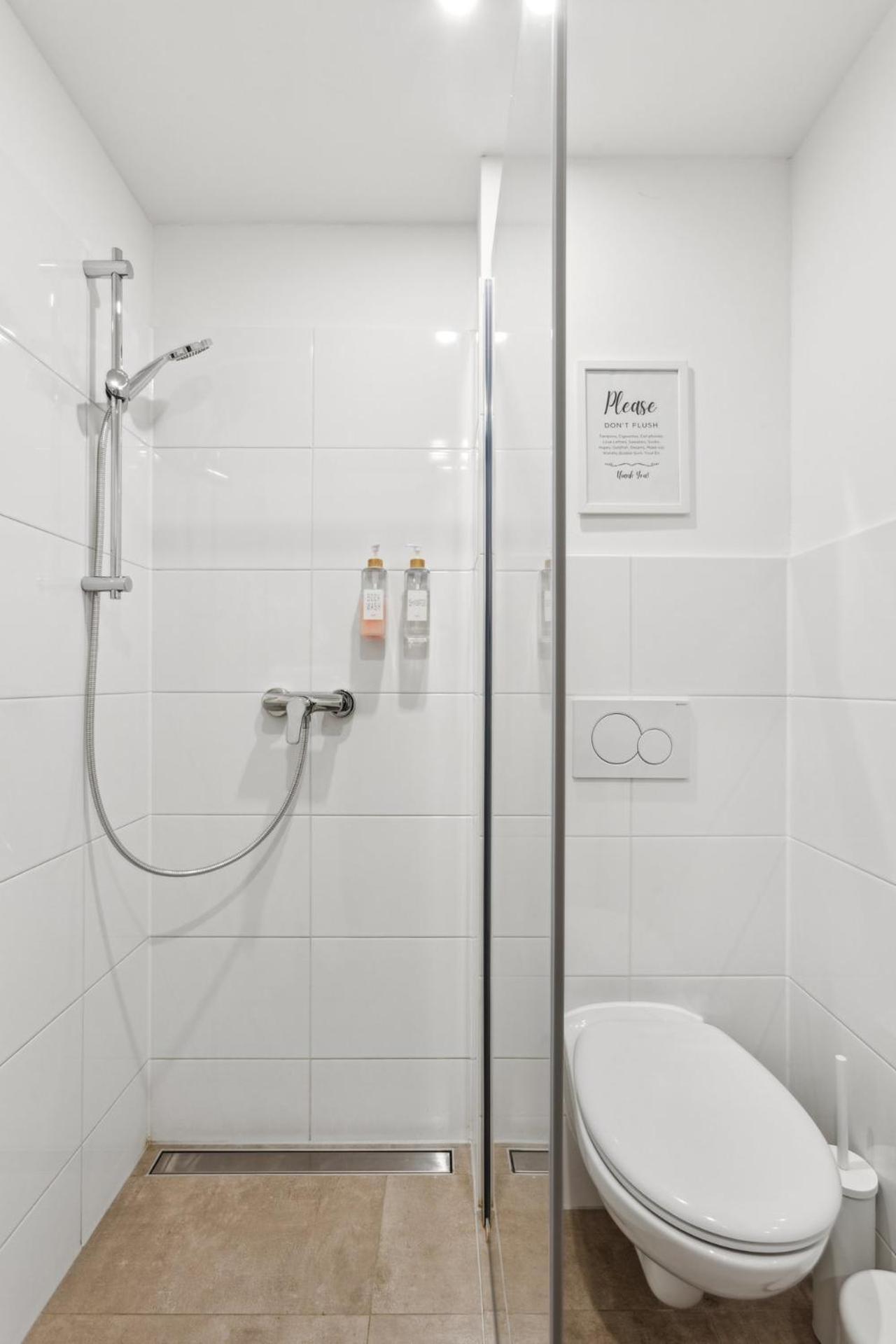 Gemuetliches 2 Ambient Mit Queensize-bett , Etagenbett& Schlafsofa In Alsternaehe * Hamburg-Harburg